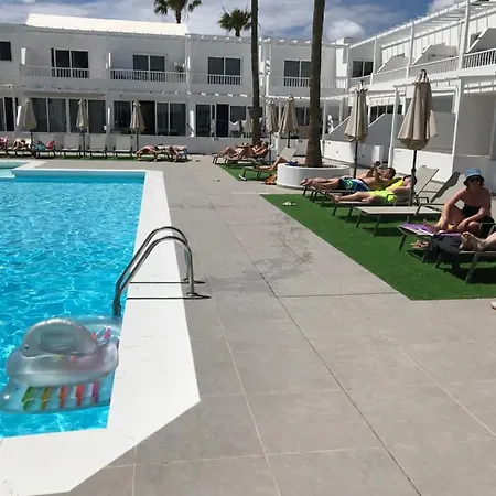 Beautiful 2 Bed Apt With Air Con & Free Wifi Pdc Apt 4b