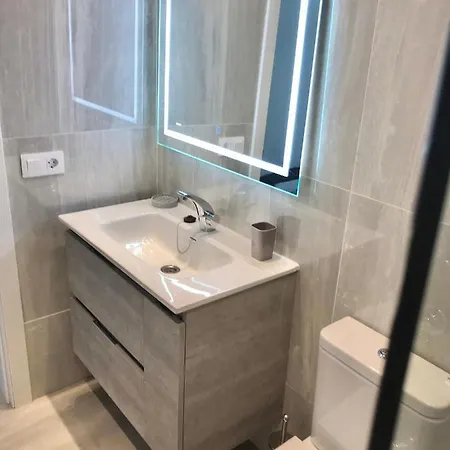 Apartment Beautiful 2 Bed Apt With Air Con & Free Wifi Pdc Apt 4b